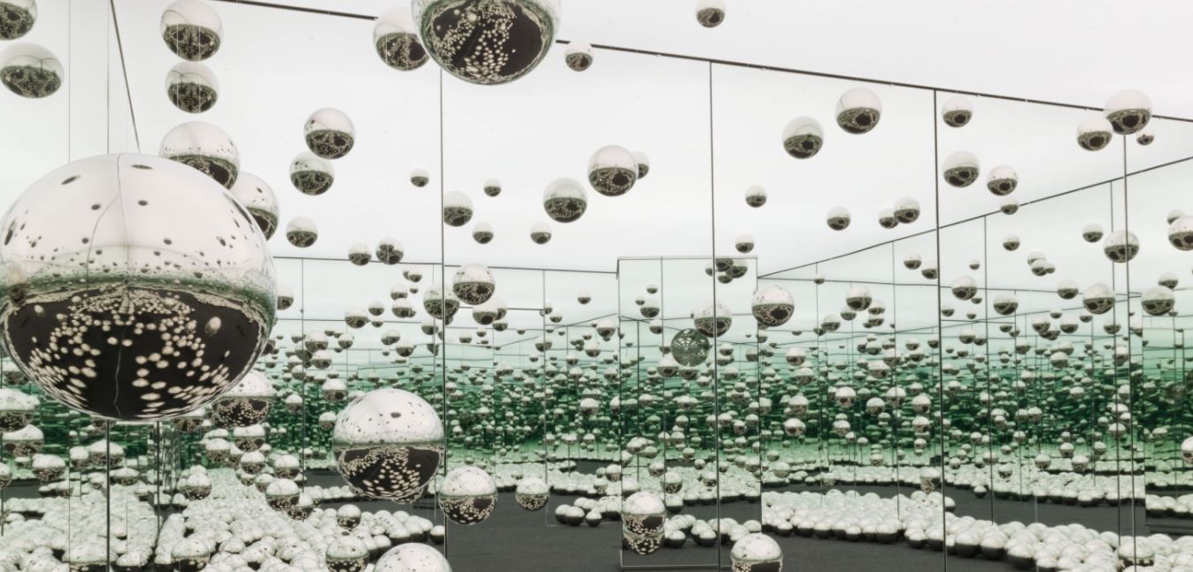 Infinity Mirrored Room – Let's Survive Forever 2=3